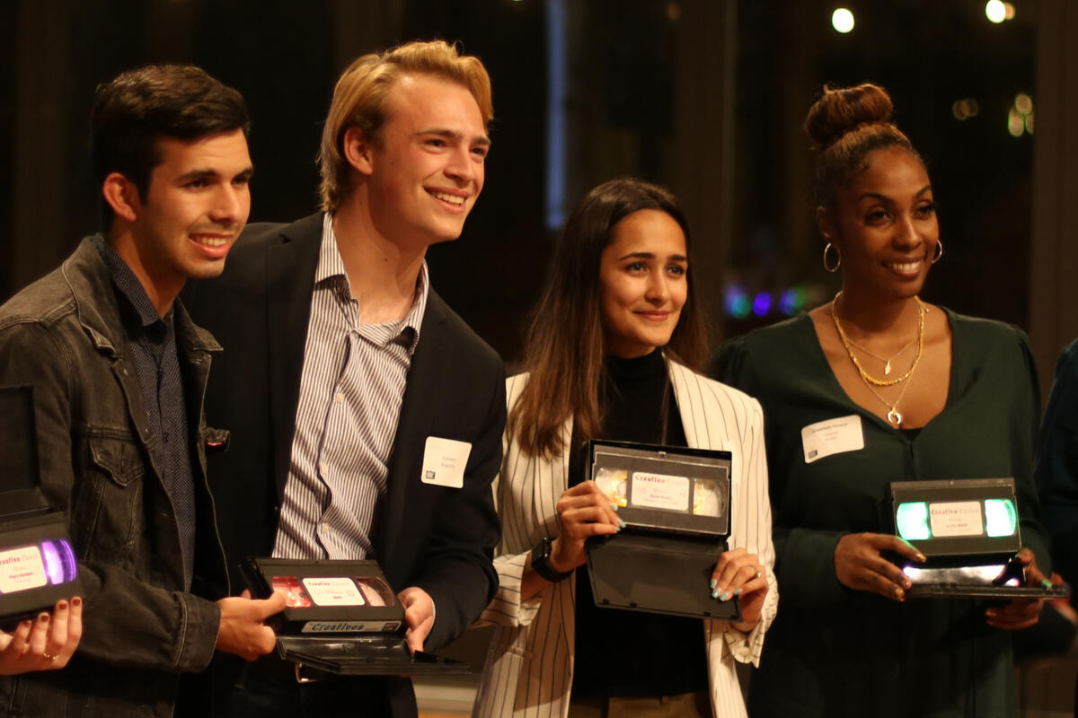 Rashi Ranka receiving an award